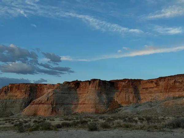 Кендалл Дженнер поделилась пикантными снимками из отпуска в пустыне
Кендалл Дженнер поделилась пикантными снимками из отпуска в пустыне
