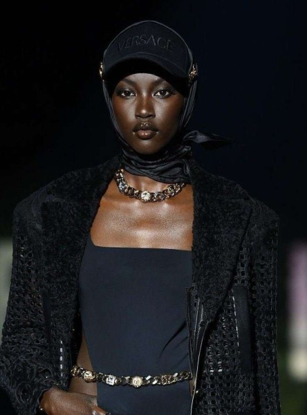 Лето в шляпе: топ 5 головных уборов сезона 2025 Лето в шляпе: топ 5 головных уборов сезона 2025