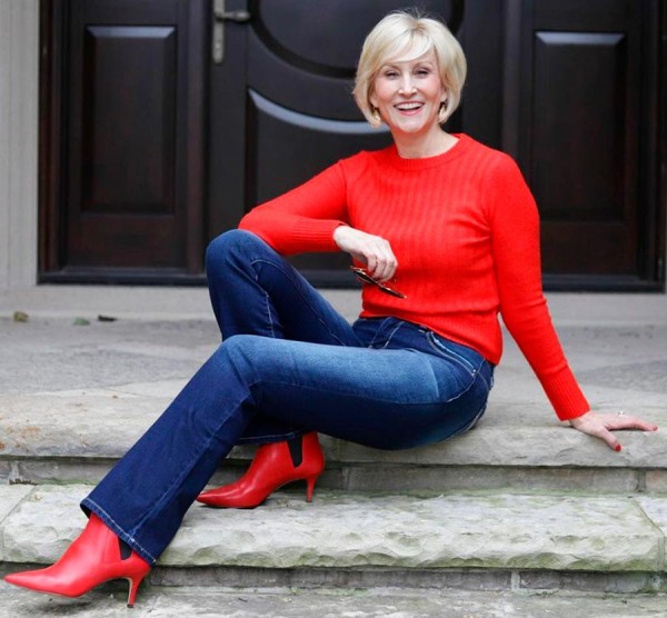 Какие оттенки в одежде делают женщину моложе Какие оттенки в одежде делают женщину моложе