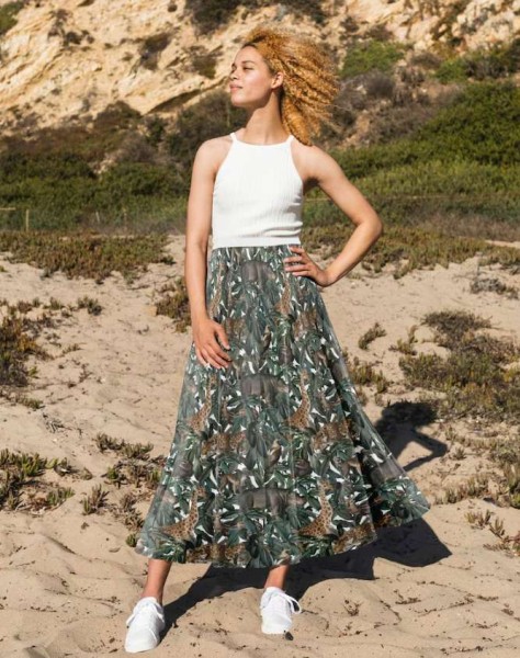 Мохнатый шмель на душистый хмель: как и с чем носить летом цыганскую юбку в пол Мохнатый шмель на душистый хмель: как и с чем носить летом цыганскую юбку в пол