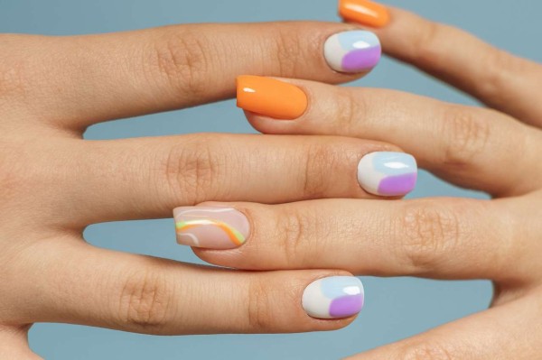 На свидание с августом: топ−5 идей теплого маникюра, чтобы проводить лето стильно На свидание с августом: топ−5 идей теплого маникюра, чтобы проводить лето стильно