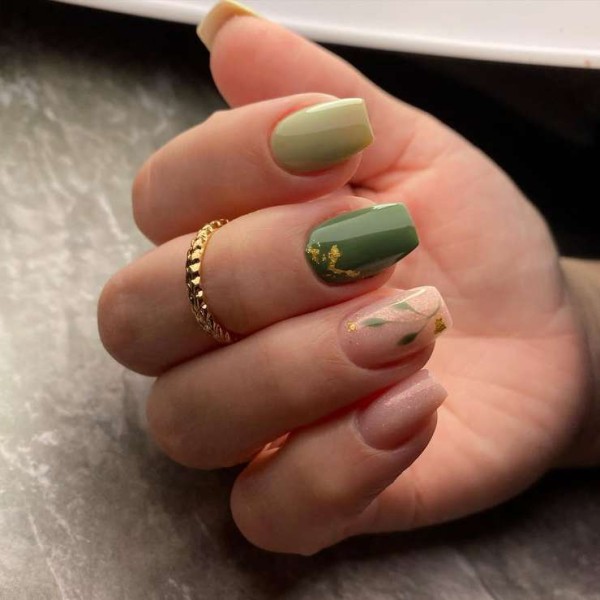 В оттенках нежной зелени: топ−5 свежих идей маникюра для лета В оттенках нежной зелени: топ−5 свежих идей маникюра для лета