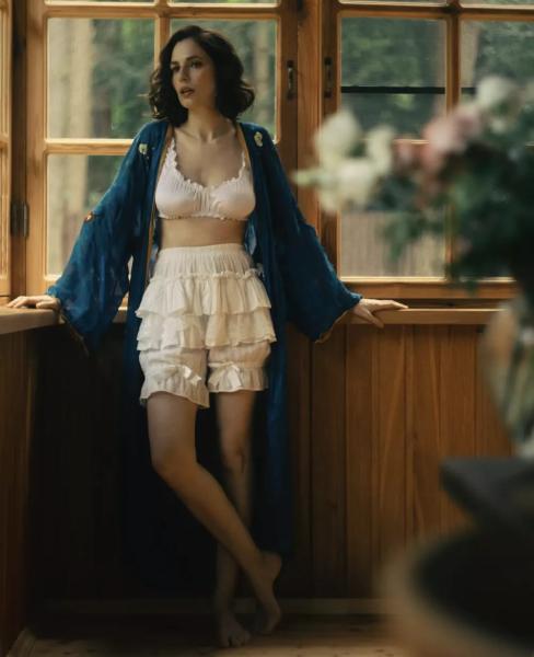 Юлия Снигирь предстала в образе Белоснежки и получила комплимент от мужа
Юлия Снигирь предстала в образе Белоснежки и получила комплимент от мужа