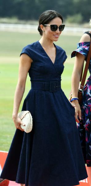 5 вариаций джинсового платья: показывают на себе королева Летиция, Кендалл Дженнер, Меган Маркл и другие
5 вариаций джинсового платья: показывают на себе королева Летиция, Кендалл Дженнер, Меган Маркл и другие