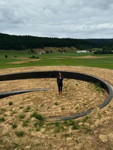 С чем носить капри: показывают Эмили Ратажковски, Хейли Бибер и Николь Шерзингер
С чем носить капри: показывают Эмили Ратажковски, Хейли Бибер и Николь Шерзингер