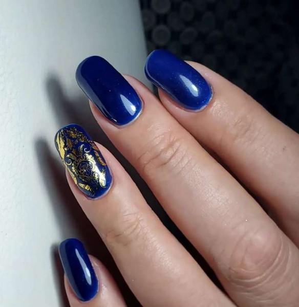 Ностальгия и стиль: топ−5 идей винтажного маникюра на осень Ностальгия и стиль: топ−5 идей винтажного маникюра на осень