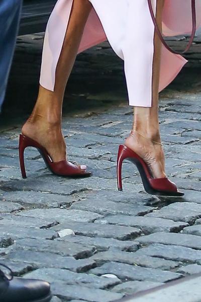 Как сочетать розовый с бордовым – учимся у Виктории Бекхэм
Как сочетать розовый с бордовым – учимся у Виктории Бекхэм