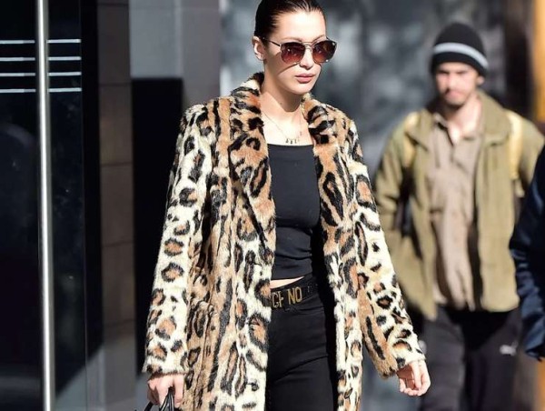 Леопардовое пальто — главный хищник зимы: как носить и не промахнуться со стилем
