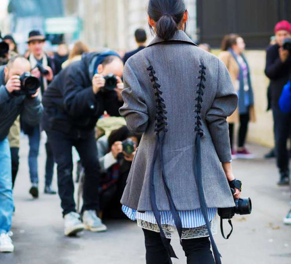 В кружевной пене: как вписать летний тренд в зимние образы В кружевной пене: как вписать летний тренд в зимние образы