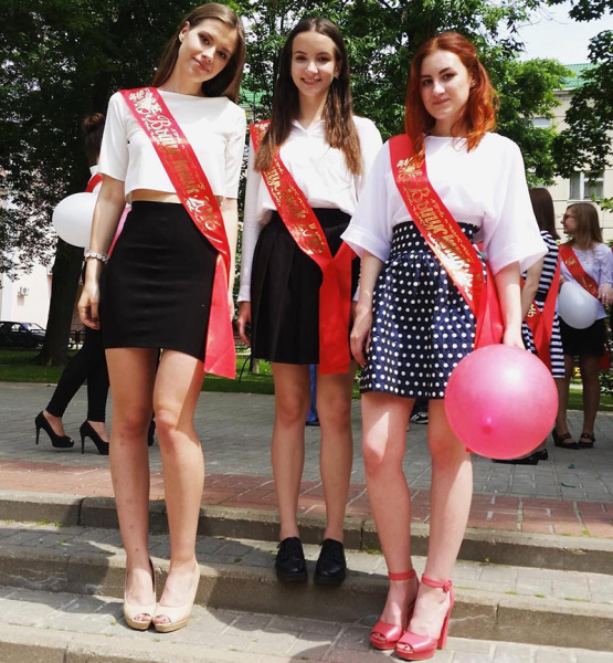 Красивые школьницы и красавица навсегда Красивые школьницы и красавица навсегда