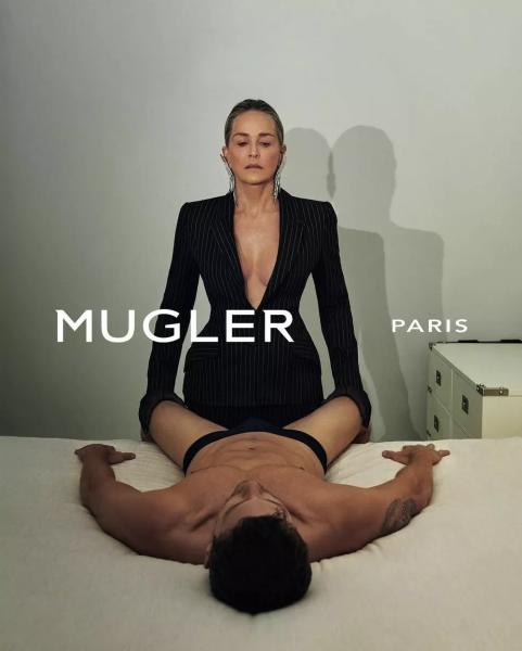 Шэрон Стоун снялась в горячей рекламной фотосессии
Шэрон Стоун снялась в горячей рекламной фотосессии