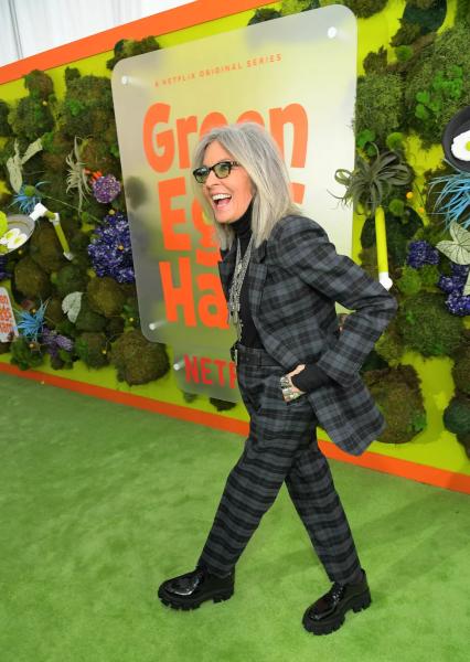 Шляпы, костюмы, жилеты с мужского плеча: ДНК стиля Дайан Китон
Шляпы, костюмы, жилеты с мужского плеча: ДНК стиля Дайан Китон