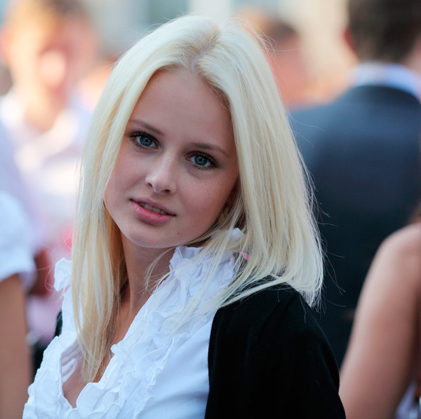 Красивые школьницы и красавица навсегда Красивые школьницы и красавица навсегда