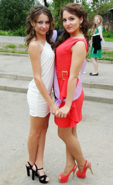 Красивые школьницы и красавица навсегда Красивые школьницы и красавица навсегда