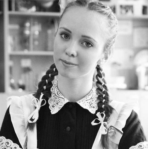 Красивые школьницы и красавица навсегда Красивые школьницы и красавица навсегда