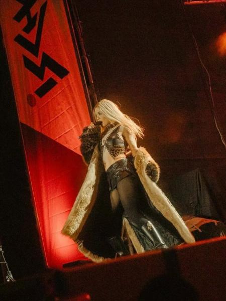 Рита Ора отправилась на горнолыжный курорт на каблуках
Рита Ора отправилась на горнолыжный курорт на каблуках