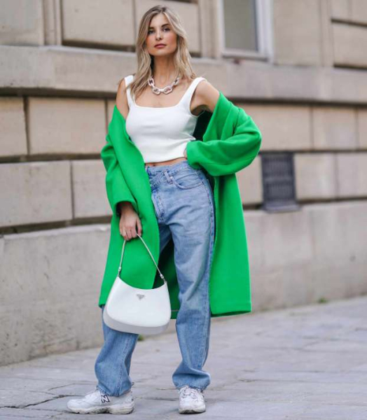 Джинсы mom fit опять актуальны: как их носить этим летом — 5 советов стилиста