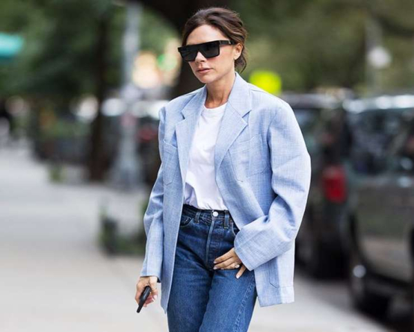 Джинсы mom fit опять актуальны: как их носить этим летом — 5 советов стилиста