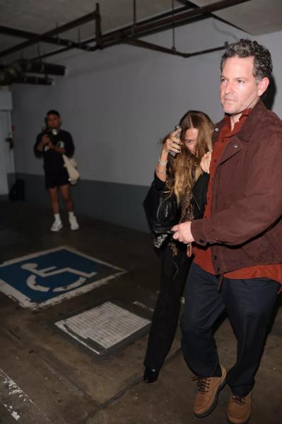 Кендалл Дженнер пообедала с Мэри-Кейт Олсен – ждем коллаборацию?
Кендалл Дженнер пообедала с Мэри-Кейт Олсен – ждем коллаборацию?