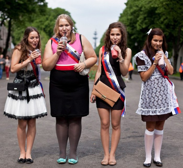 Красивые школьницы и красавица навсегда Красивые школьницы и красавица навсегда