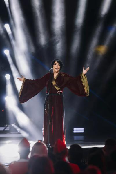 
                Яна Рудковская в Ermanno Scervino, Алсу в DARYA KIPRIYANOVA: яркие образы "Новой волны 2025"            