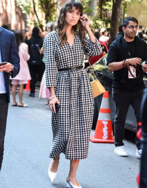 Французский акцент: простые способы стильно вписать клетку виши в летний гардероб Французский акцент: простые способы стильно вписать клетку виши в летний гардероб