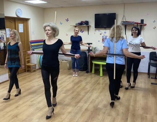 Как стать обладательницей красивой осанки, обучаясь модельному шагу?
Как стать обладательницей красивой осанки, обучаясь модельному шагу?