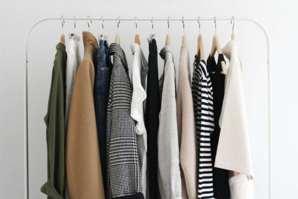 Как выбрать базовые вещи в 2025 году: что оставить в шкафу, а что обновить Как выбрать базовые вещи в 2025 году: что оставить в шкафу, а что обновить