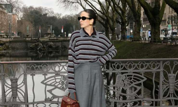 Как звезда: как стилизовать осенью поло в полоску, с чем носить