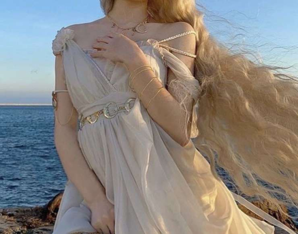 Королева? Богиня: стилист рассказала, как одеваться в стиле Goddess Aesthetic