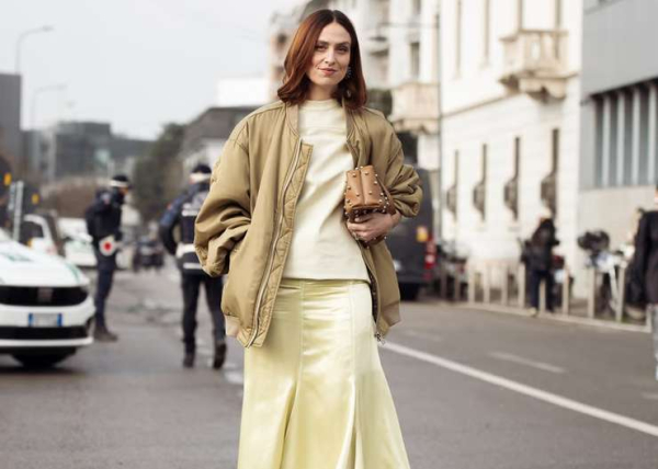 Красный макинтош, бомбер и другие интересные идеи верхней одежды на осень Красный макинтош, бомбер и другие интересные идеи верхней одежды на осень