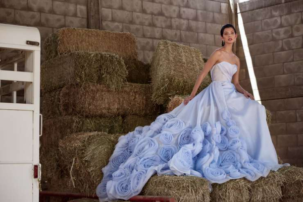 Летняя свадьба 2025: модные тренды и советы стилиста для невест