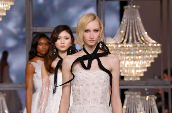 Летняя свадьба 2025: модные тренды и советы стилиста для невест