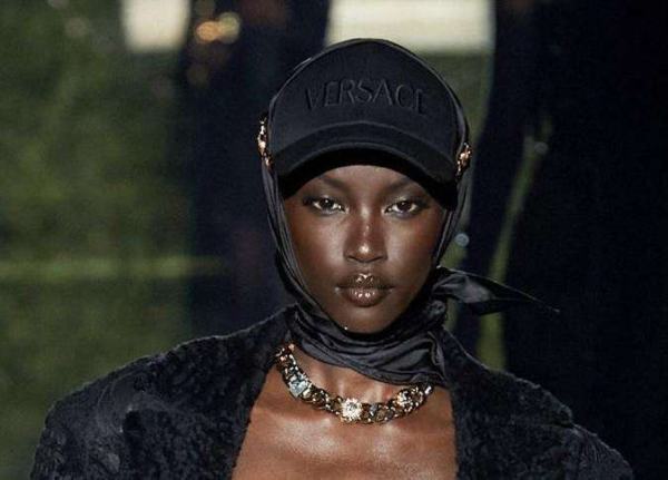 Модные шапки, береты и кепки — что носить осенью 2025