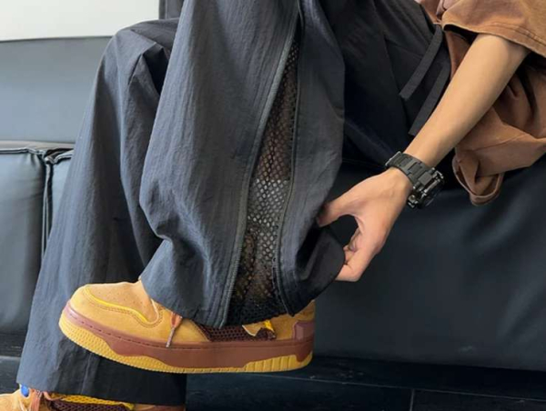 От худи и оверсайза до ярких аксессуаров: что выбирают школьники сегодня От худи и оверсайза до ярких аксессуаров: что выбирают школьники сегодня