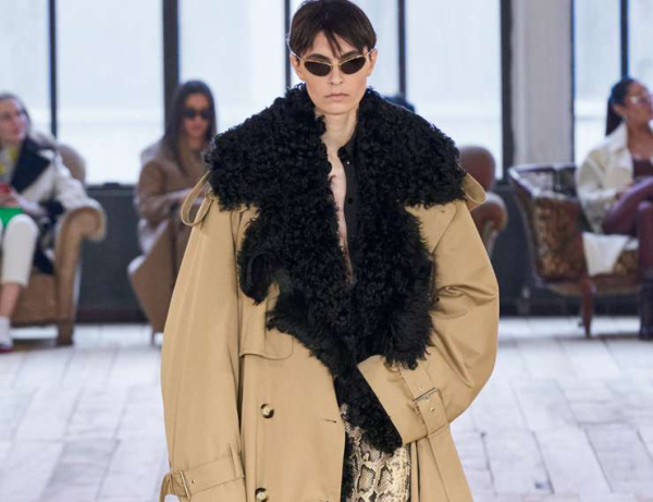 От ретро к тренду: горжетка, которая делает любой образ богаче и загадочнее