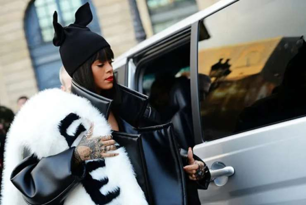 От ретро к тренду: горжетка, которая делает любой образ богаче и загадочнее