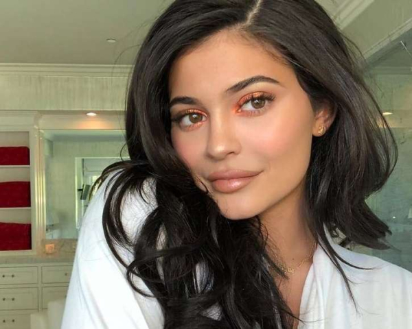 Пять бьюти-секретов Кайли Дженнер: как оставаться иконой в 2025-м Пять бьюти-секретов Кайли Дженнер: как оставаться иконой в 2025-м