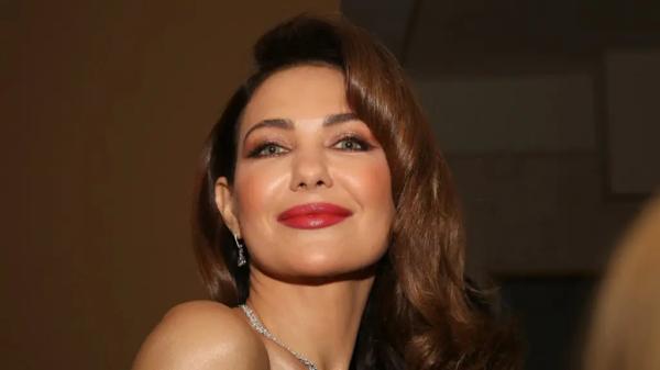 Повторяем образ звезды: разбор макияжа Екатерины Климовой
Повторяем образ звезды: разбор макияжа Екатерины Климовой