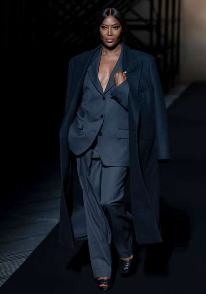 Синий-синий иней: как и с чем носить трендовый цвет осени — 4 совета стилиста Синий-синий иней: как и с чем носить трендовый цвет осени — 4 совета стилиста