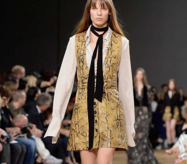 Стильная альтернатива леопарду: как носить змеиный принт осенью Стильная альтернатива леопарду: как носить змеиный принт осенью