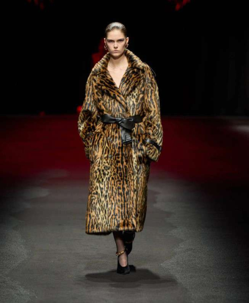 Стильная и пушистая: меховые фантазии для уютной зимы