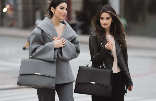 Сумка как символ статуса: как выбрать идеальную для деловой встречи