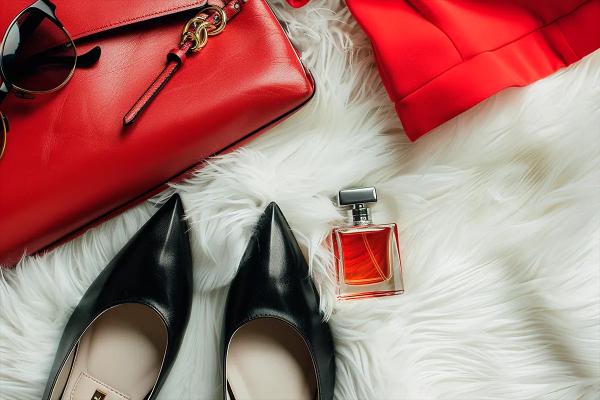 Тихая роскошь: что это такое и как выглядеть элегантно без показного блеска
Тихая роскошь: что это такое и как выглядеть элегантно без показного блеска