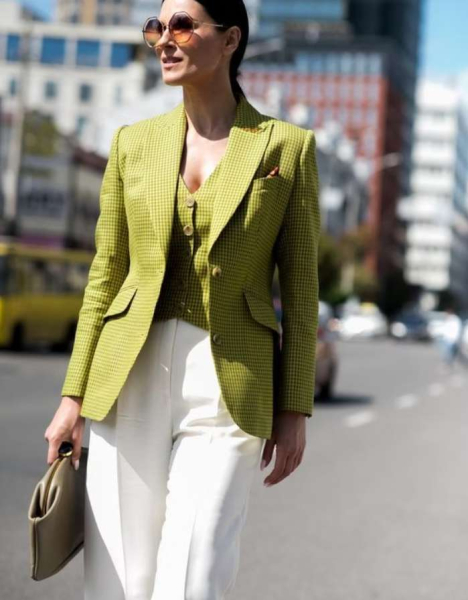 Зеленая фея: как и с чем носить трендовый цвет шартрез этой зимой Зеленая фея: как и с чем носить трендовый цвет шартрез этой зимой