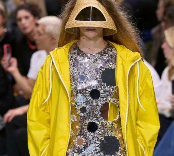 Зеленая фея: как и с чем носить трендовый цвет шартрез этой зимой Зеленая фея: как и с чем носить трендовый цвет шартрез этой зимой