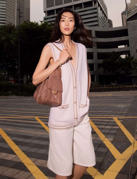 Женщина в белом: как носить главный цвет 2026 года Женщина в белом: как носить главный цвет 2026 года