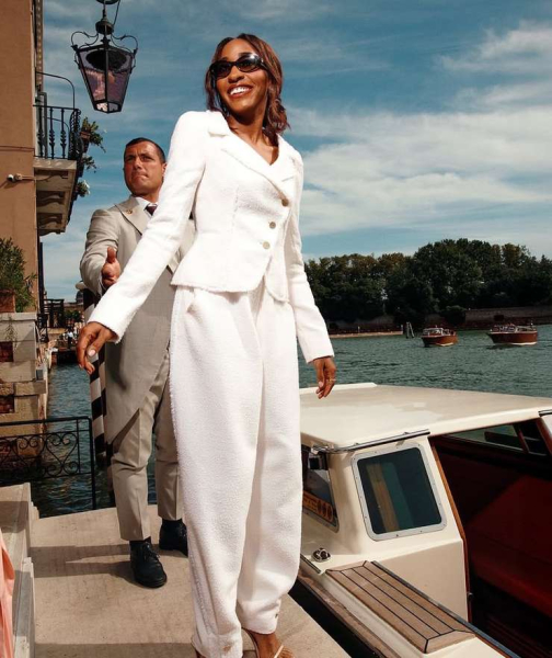 Женщина в белом: как носить главный цвет 2026 года Женщина в белом: как носить главный цвет 2026 года